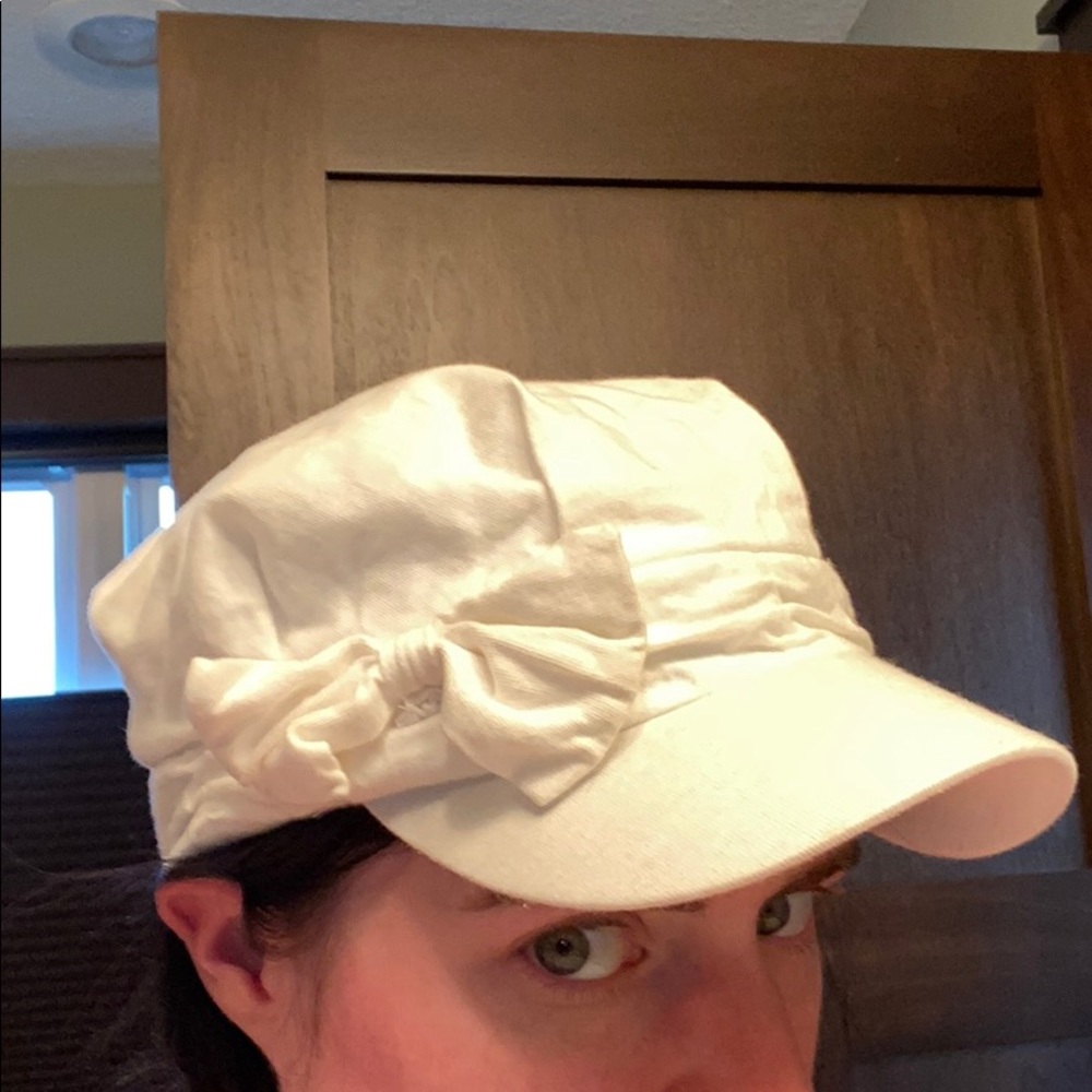 White hat with bow